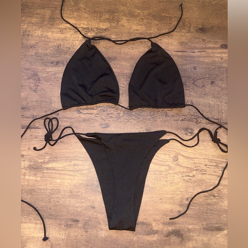 NWOT Classic Black Triangle String Bikini